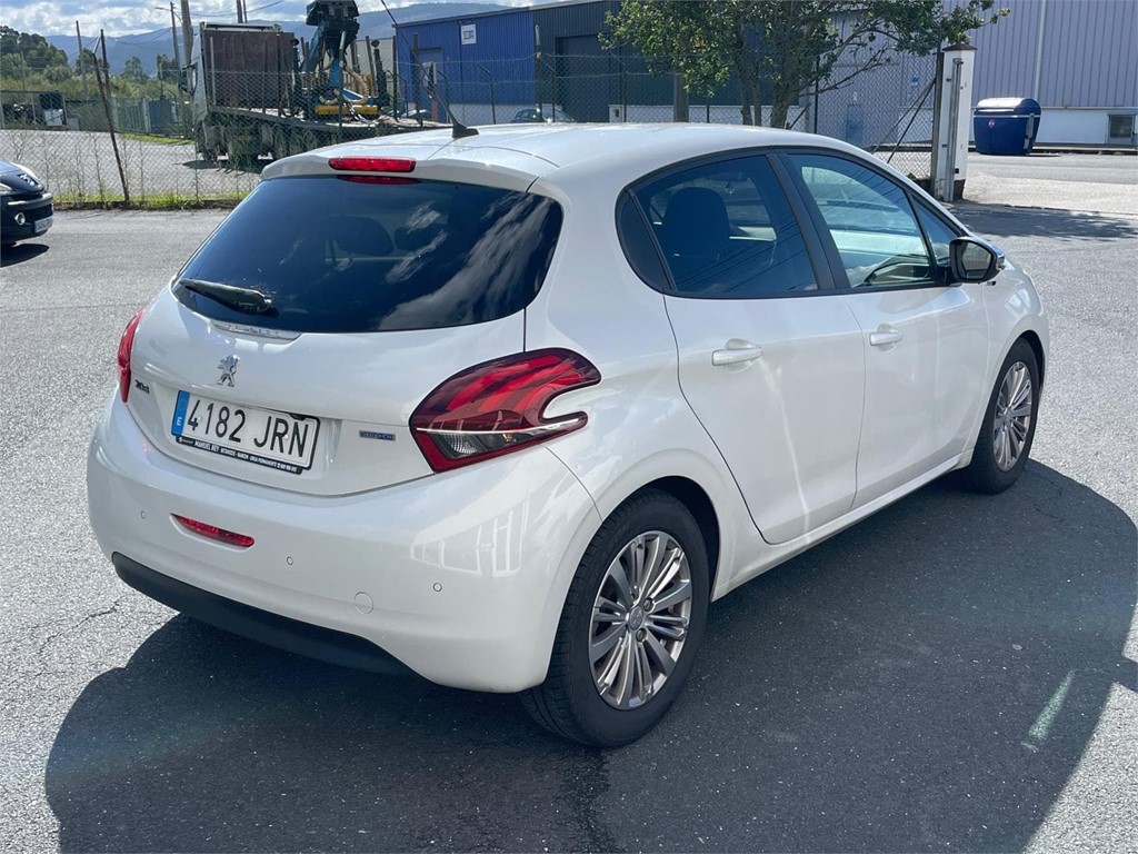 Foto 4 PEUGEOT 208 1.6 HDI  STYLE